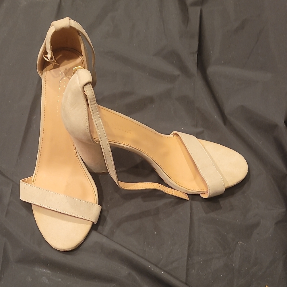 Cream Heels with Elegant Design and Stiletto Style